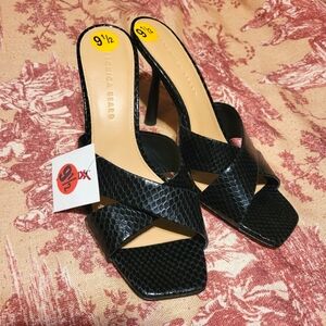 Veronica Beard Black Heels with Criss-Cross Design